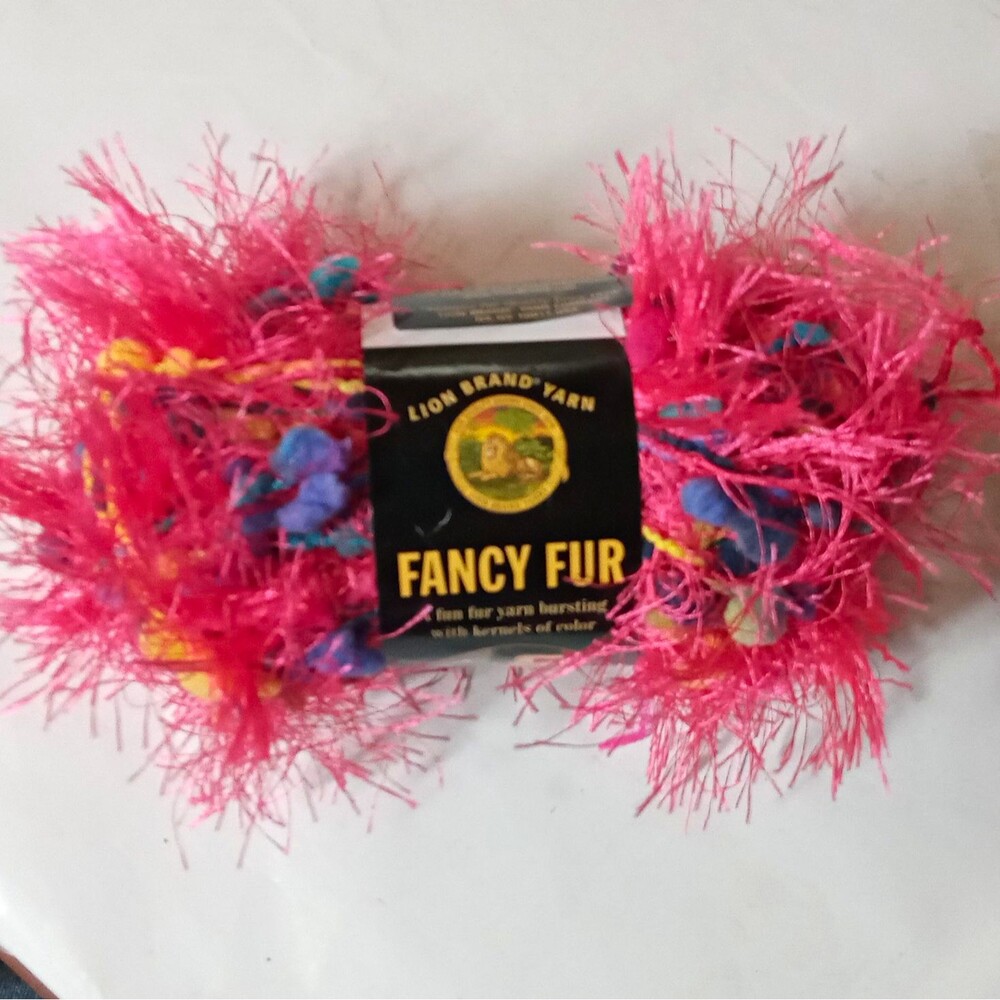 Lion Brand Fancy Fur Fun Fur Yarn Party Pink Multicolor Bulky 5 MPN 220